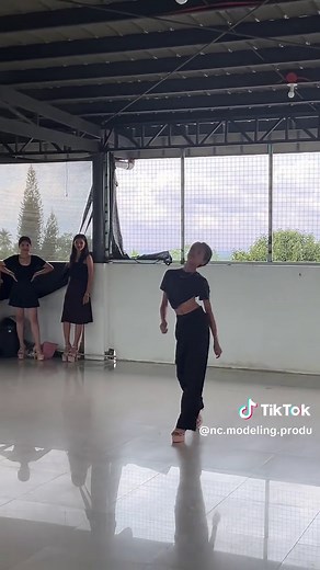 Heels and Walk? No problem! #model #modeling #pasarela #runway #ncmodelingproduction