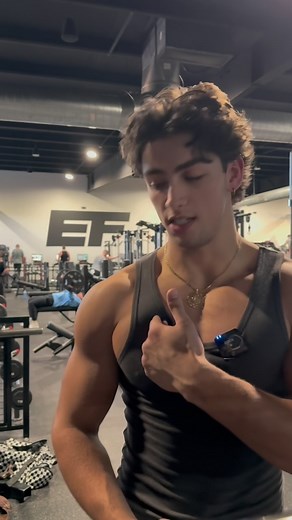 David Krauklis on Instagram: "Front plate raises = chest and shoulder separation - We do these 2-3 times per week. Basically at random points throughout your workout just grab a plate and do 10-12 reps. 3-4 sets per workout is all you need. 🔱dm us “CHANGE” for high level online fitness coaching #shoulder #chest #gymworkout #fitness #gym"