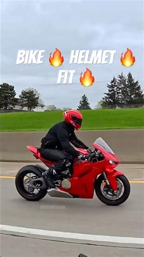 Ducati Panigale V4🔥Alpinestars R10 Carbon helmet🔥