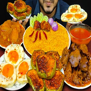 Eating Letka Khicuri, Chicken Liver Curry, Eggplant Fry, Sunny Side Up Egg, Alur Dom And Salad 😍😍 | Eating Express