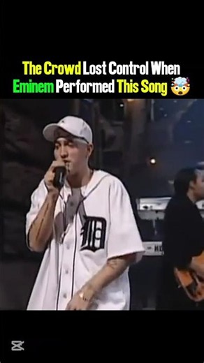 Eminem Performs The Real Slim Shady Live… The Crowd Went Crazy 🔥#shorts