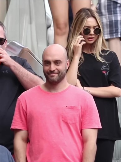 ‏AWKWARD PHONE CALLS ON THE ESCALATOR #emojipranks #pranks #fyp