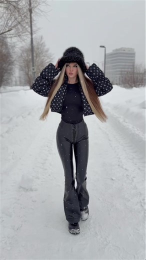 Lola Bunny (@bunnygiirlss)’s videos with PYPY(SLOWED?) - Ogryzek