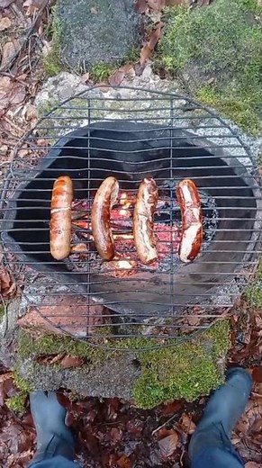 Original Thüringer Rostbratwurst vom Schwein Gegrillt (Outdoor Küche)