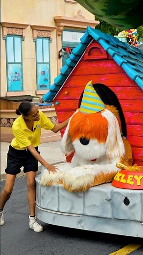 Happy birthday to our friend, Barkley! #HBD #SesamePlace45 #Philadelphia