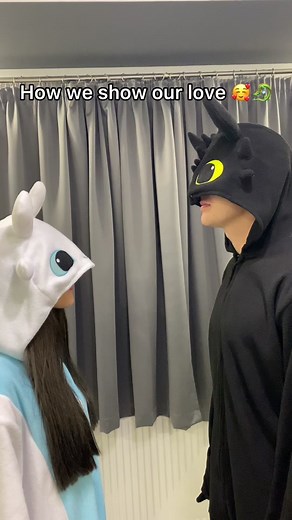 Dragon love 🥰🐉 #alliwantforchristmas #httyd #fyp