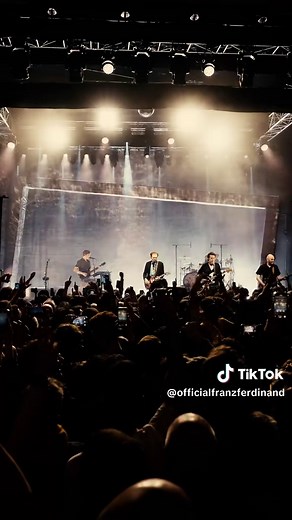 Franz Ferdinand: Take Me Out Live Performance Insights