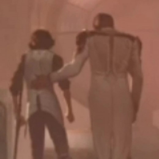 Jayce, bro, your hand was on his shoulder a couple of seconds ago, wasn't it? #вселеннаяАркейн #arcaneleagueoflegends #viktorarcane #viktor #виктораркейн #виктор #jaycearcane #jayce #джейс #джейсаркейн #jayvik #fyp #рекомендации