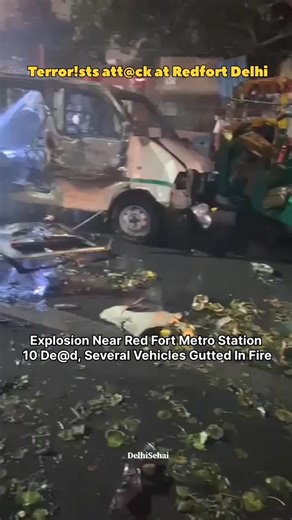 Delhi Se hai on Instagram: "Terror!sts att@ck at Redfort delhi Follow For More:- @Delhisehaii #delhi #delhisehai #delhigram #delhidiaries #delhincr #delhinews #newdelhi #redfortdelhi #redfort"