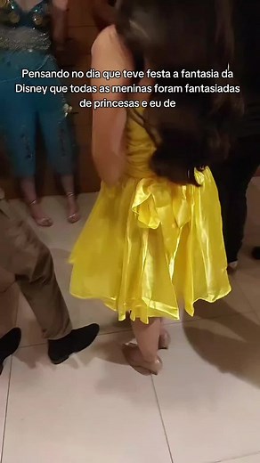 A Festa Fantasia da Disney e a Busca por Normalidade