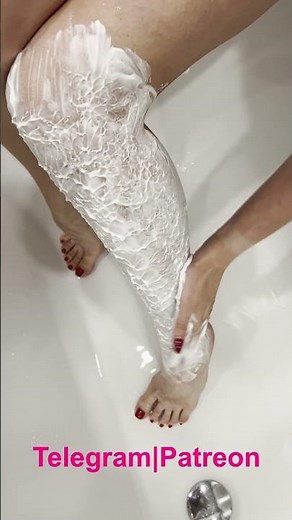 How to Shave Your Legs the Right Way!