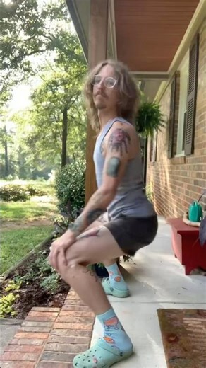 Guy Dancing on the Porch & Dropping It Low Got Everyone Laughing 🔥😅 Must See!