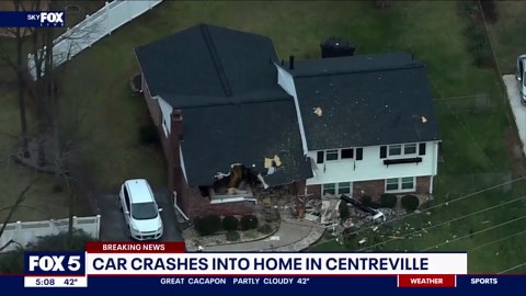 Driver crashes car into Centreville house, causing serious damage