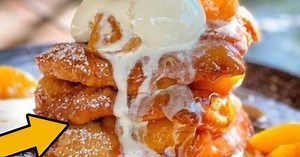 How To Make This Delicious Deep Fried Peach Cobbler