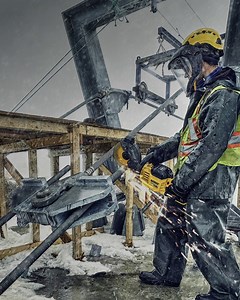 7.4K views · 18 reactions | Ervaar de kracht van vrijheid met de 54V XR FLEXVOLT Doorslijpmachine. | DEWALT | Facebook