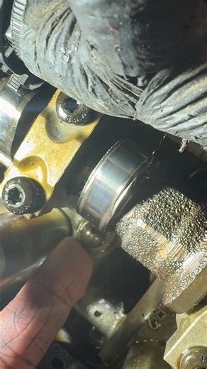 FWiW… This is what happens when your Jeep starts a Rattlin’ and Knockin’ due to Cam and Cam Follower Failure… Exhaust Cam is Junk along with the Cam Follower… Also… Fuck that Sumbitch in Engineering that Mounted the PCV Valve on the Back side of the Valve Cover…🥵!!! #JeepLife | Alex Shipp