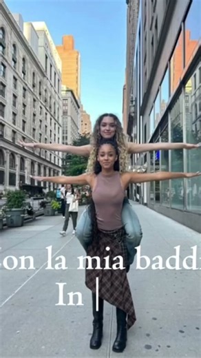 Sto con la mia baddie in festaaaa! L’ha creato una mia amica❤️❤️❤️ @katseyeworld #danon