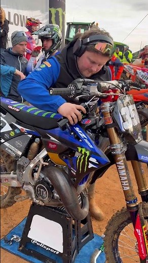 Quick GYTR #YZ125 prep before EMX125 Race 2 in Spain!