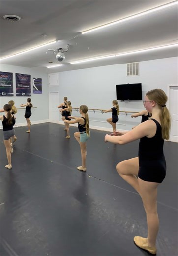 Practicing standing passé to layout drills on both the left and right side, building balance, strength, and control for consistent technique. 💪✨ #danceteacher #technique #danceclass #jazzdance #dancestudio