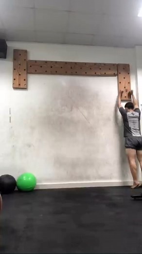 11 reactions | Love bodyweight exercises, have you ever climbed the...