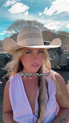 Zonamae (@zonamaeeeirl)’s video of butter churner