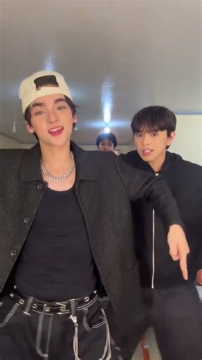 Kembot with Ci-N and Calix | #SectionE #AMNSE #GAT #dancevideo