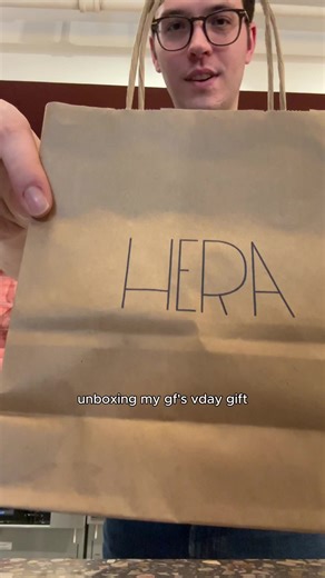 Brook unboxing a special valentines day gift he got for his girlfriend #valentinesdaygift #herafinejewelry #vdaygiftideas #valentinesdaygiftideas #unboxing