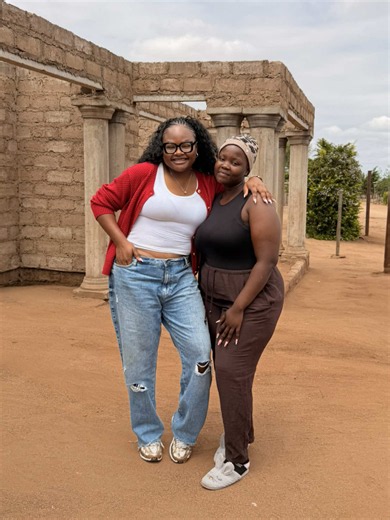 I made it to @momo🎀 Norah💋 ‘s home in Phalaborwa, Limpopo for her Matric Dance☺️💛✨. #gracemondlana #limpopo #matricdance #givingback #travelwithme