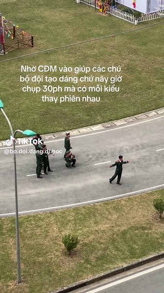 Cách Tạo Dáng Chụp Ảnh Quân Đội Độc Đáo