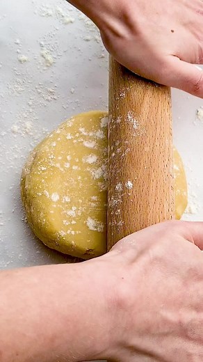 Homemade Gluten Free Shortcrust Pastry 😍 who wants the recipe?! I honestly believe this pastry is the best gluten free shortcrust you will find. Better than all the rest and it’s so easy to make. It holds together so well, tastes great and is so versatile 🧡 #coeliacawarenessweek #coeliacsymptoms #recipe #glutenfree | Becky Excell Gluten Free