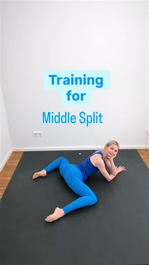 KATARINA | Stretchilates on Instagram: "Middle splits! Slowly unlocking hips and superpowers at the same time 💫 If you want more flexibility, join me in my video course and click the link bio✅ #fitnessgoals #circustraining #aerialconditioning #coreworkouts #calisthenics_best #ballerinaworkout #balletbody #middlesplits #straddlesplits #hipopener #dancer"