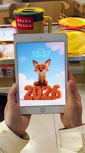 #hypic #hypiccreator #Godpic @hypic_global iOS 26 how to get 3D spatial wallpaper background for your iPhone How to set up iPhone wallpaper tutorial How to apply iPhone live wallpaper live wallpaper wallpaper iPhone wallpaper 8K wallpaper #livewallpaper #3dwallpaper