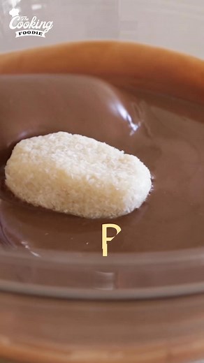 4-ingredient homemade Bounty bars 😍 | The Cooking Foodie