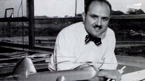 How US Massive CH-47 Lands on Water To Extract Special Forces