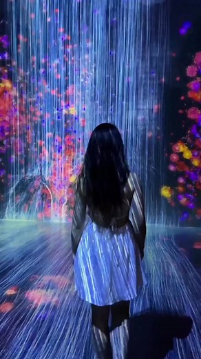 30 reactions | A museum like no other ArtScience Museum is an iconic cultural landmark in Singapore. The mission is to explore where art, science, culture and technology come together :@gabreal.hungry  @artsciencemuseumsg #singapore #artsciencemuseum #singaporedrone #singaporelife #holidayscrowd | Holidays Crowd | Facebook