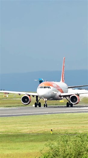 Loud engine sound during plane takeoff