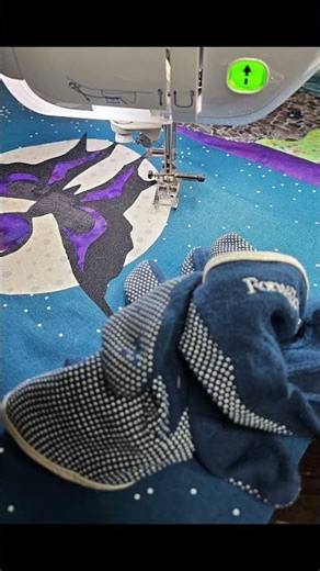 Using Invisible Thread For Applique Art Quilt #appliquequilt #quilting #quilttutorial #artquilt