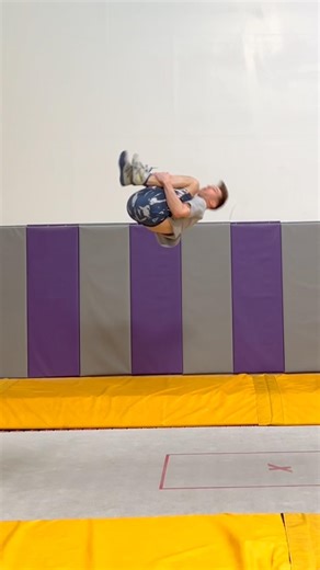 Swivel hips backflip is TERRIFYING! Any tips?? #trampoline #tumbling #gymnastics #backflip