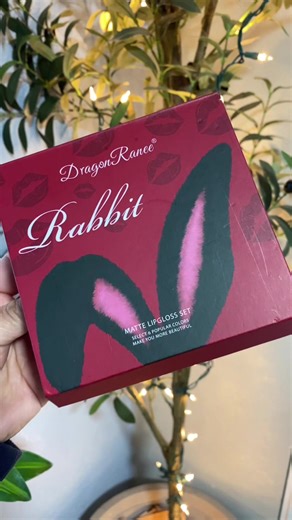 Labiales mate con vitamina e para unos labios lindos y hidratados. #labiales #labialmate #rabbit #beauty #descuentos Disclaimer: Recuerden que los precios pueden variar. Las promociones son solo por tiempo limitado. Recuerden que antes de consumir cualquier suplemento tienen que leer los ingredientes para evitar alguna alergia . Resultados pueden variar .