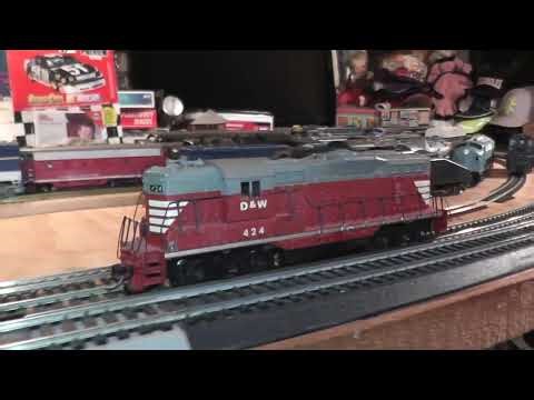 ho diesel locomotive heavy hobbytown d&w runs on track