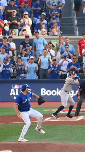 Y-E-S-A-V-A-G-E, keep it pretty, pretty savage 🔥 | MLB