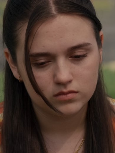 Pognée ou égoïste? 🫥 Les Cavaliers, disponible sur l'appli TV5Unis d'@unistv. 🏇 #LesCavaliers #unistv