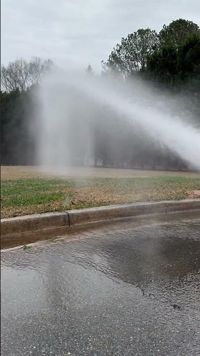 Fog nozzle 100 psi straight stream to fog pattern. 3 inch attack hose. FireFighter