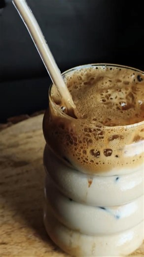 Iced Coffee Latte – Creamy, Chilled & Refreshingly Smooth! ☕❄️