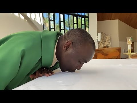 The Kisses of a Catholic Priest: Catholic Mass Explained (Part 1):