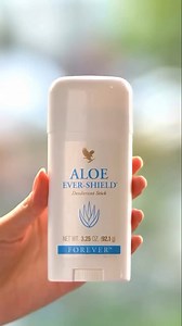 Aloe Ever-Shield e genul de deodorant care nu face tam-tam, dar își face treaba impecabil. Blând, fără să păteze hainele și – cel mai important – fără să conțină săruri de aluminiu. Cu Aloe vera în rol principal, îți oferă prospețime toată ziua, chiar și în cele mai agitate momente. Birou? Sală? Soare torid? El rămâne calm și eficient. 🌿💪 Spune adio deodorantelor agresive și alege un scut blând, dar puternic! Tu ce cauți la un deodorant ideal? 💬 #AloeEverShield #produsforever. . . . . . Aceas