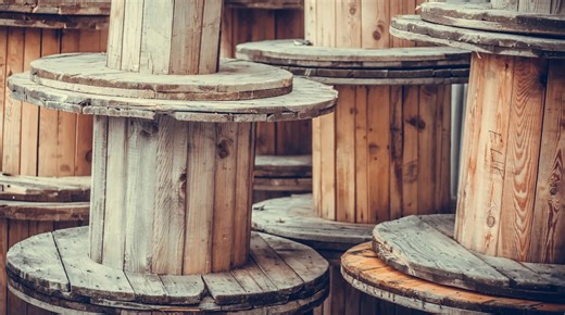 Transform An Old Wooden Spool Into An Outdoor Dining Set With This DIY