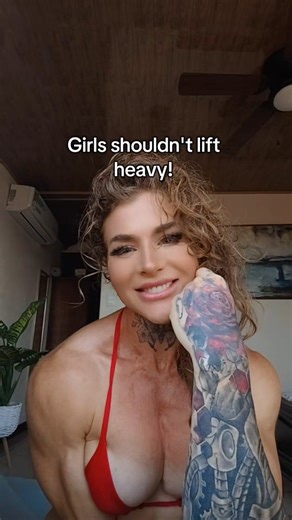 Lee Keyrouz 🇿🇦 | New week! LETS PLAY! 😍 #strongwomen #powerlifting #deadlifts #staypositive #mondaymotivation | Instagram