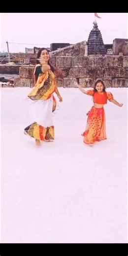 Ghagharo – Navratri 2025 | Rutvi Pandya | #shorts #shortsfeed #garbasteps #ghaghro