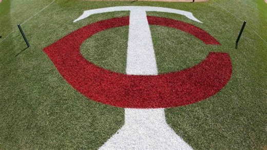 Twins' power outage at Target Field causes delay to Minnesota's MLB home opener vs. Rays